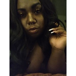 Meet your Posher, Selena